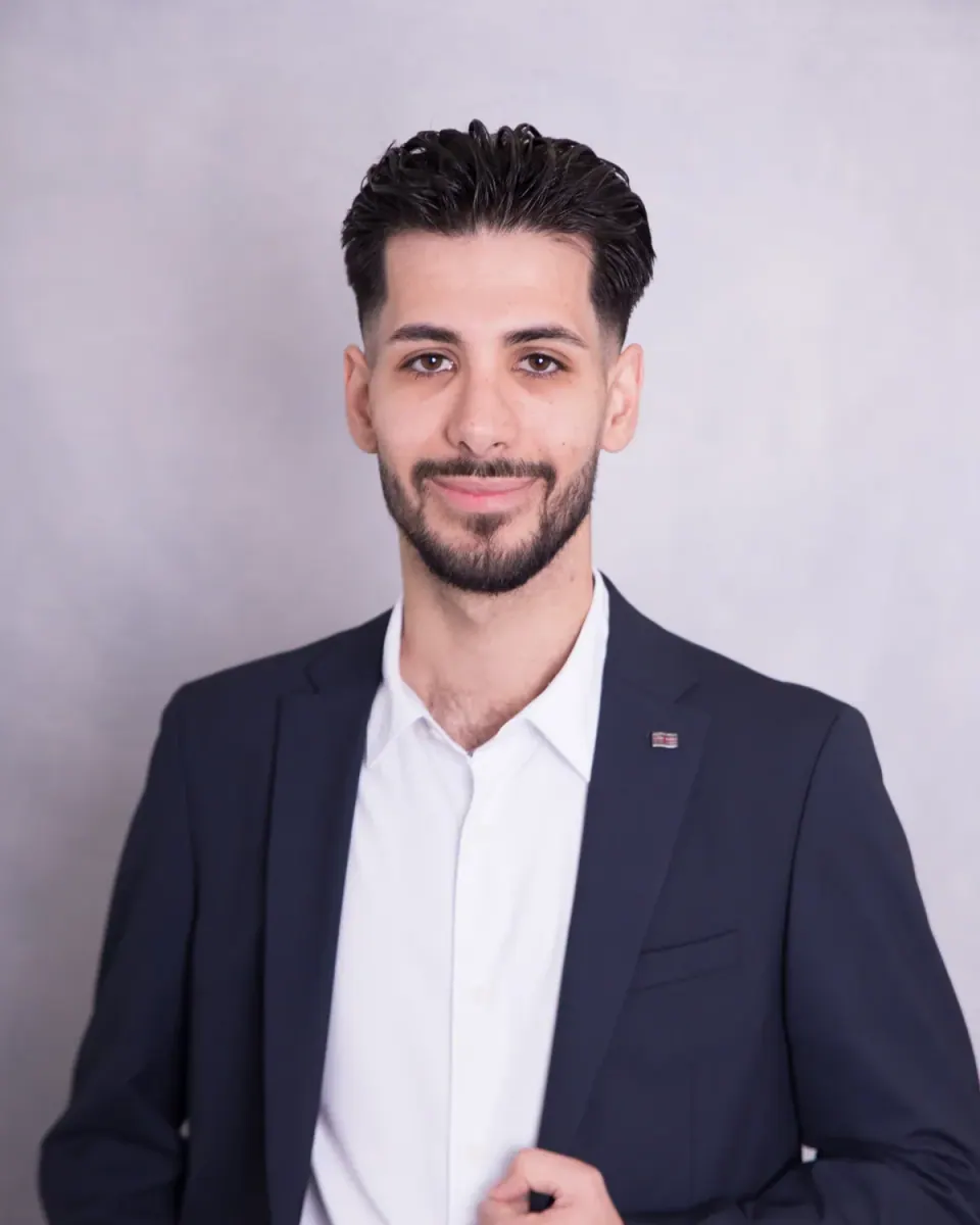 Peyman Hosseini, Betriebsleiter